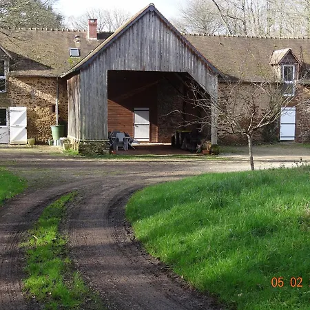 Country house Renove En Pleine Campagne Pres Du Mans : 5 Chambres, Terrasse, Barbecue, Acces Paris Facile *